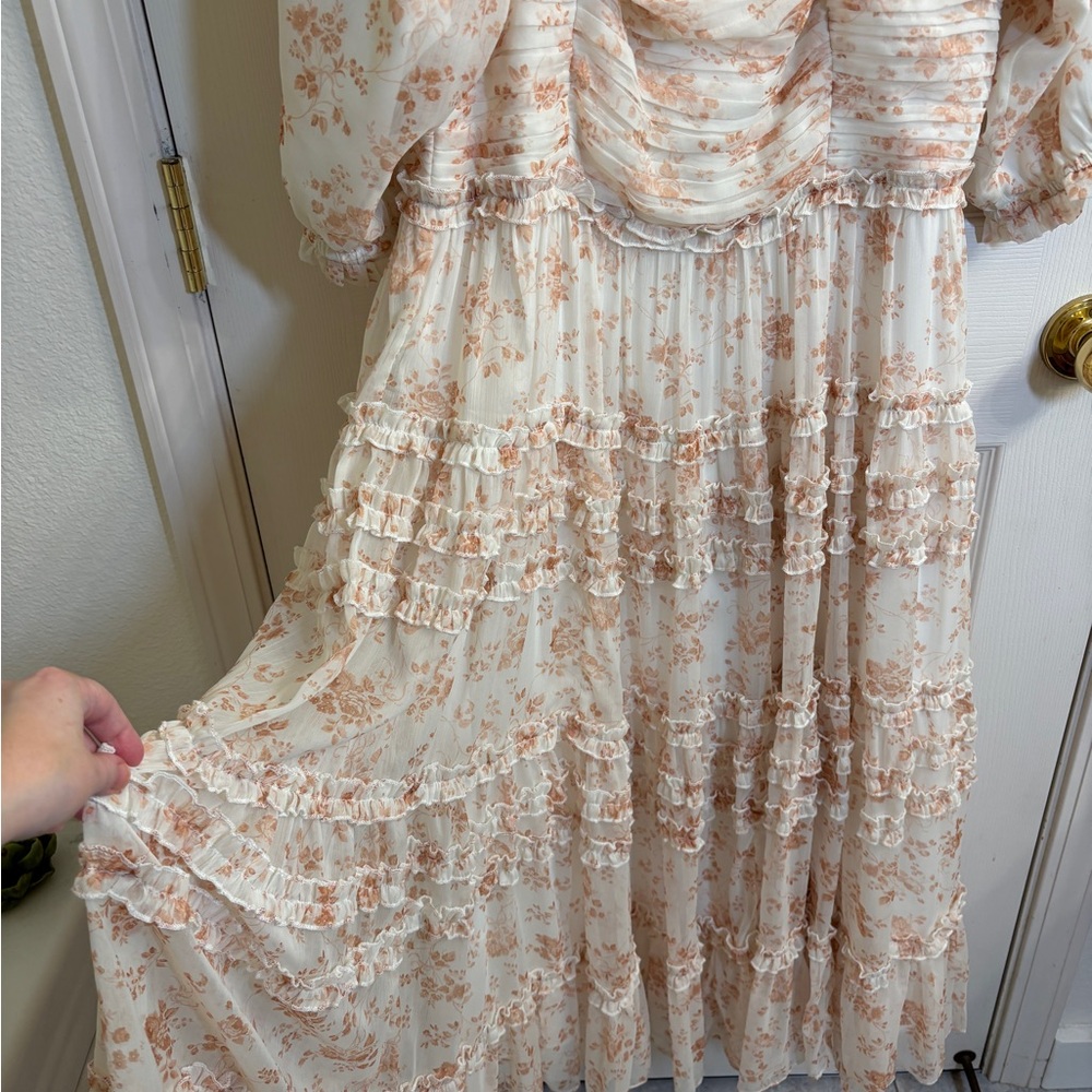 Ivy City Co Aniston Cream Dress - Picture 2 of 5